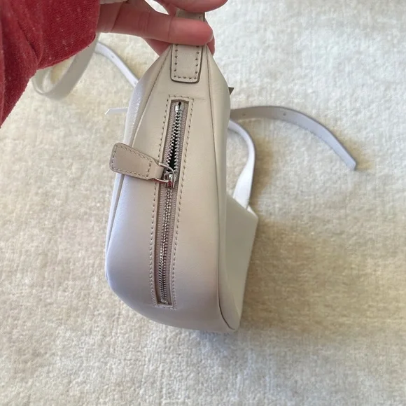 Madewell Sling Crossbody - Picture 6 of 8